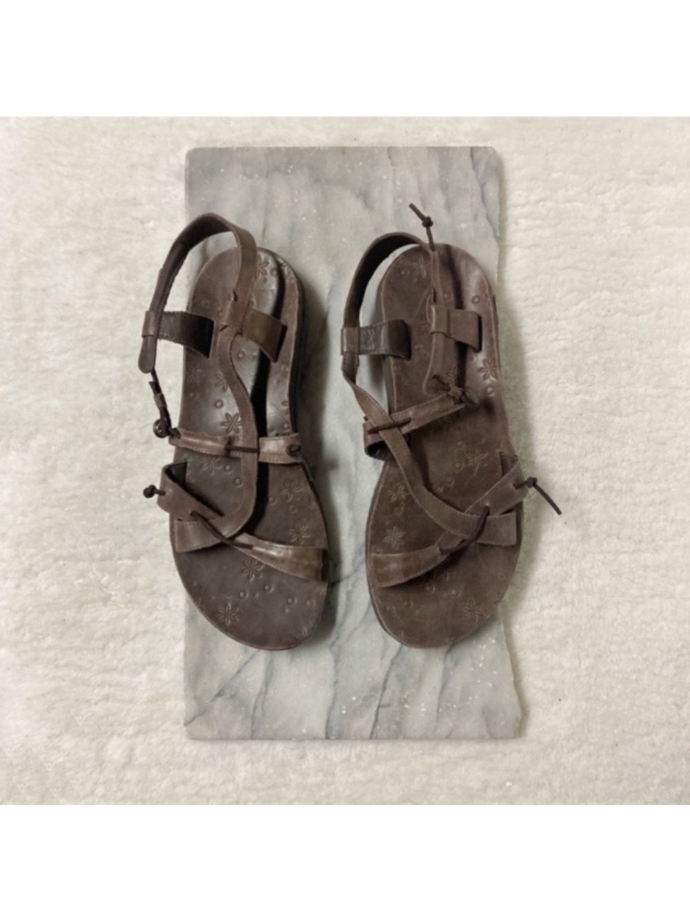 Chaco Sandals ZX1 EcoTread Toeloop Leather Brown Floral Footbed Size 9 Boho Chic